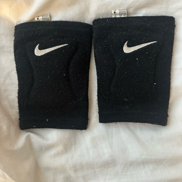 black nike knee pads - Picture 1 of 4